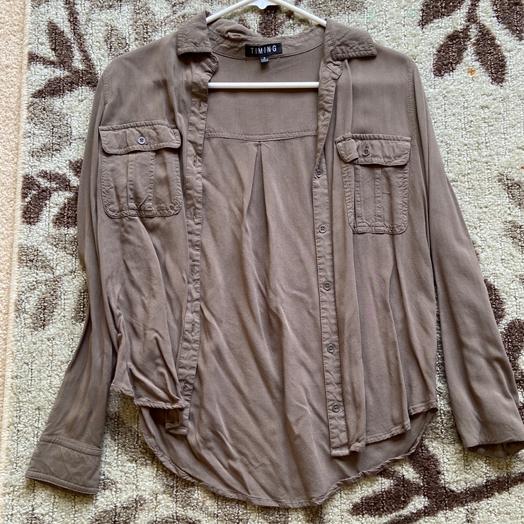 Size Small Flowy Button Down